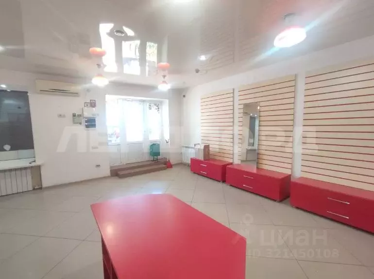 Торговая площадь в Ростовская область, Новочеркасск ул. Калинина, 69 ... - Фото 1