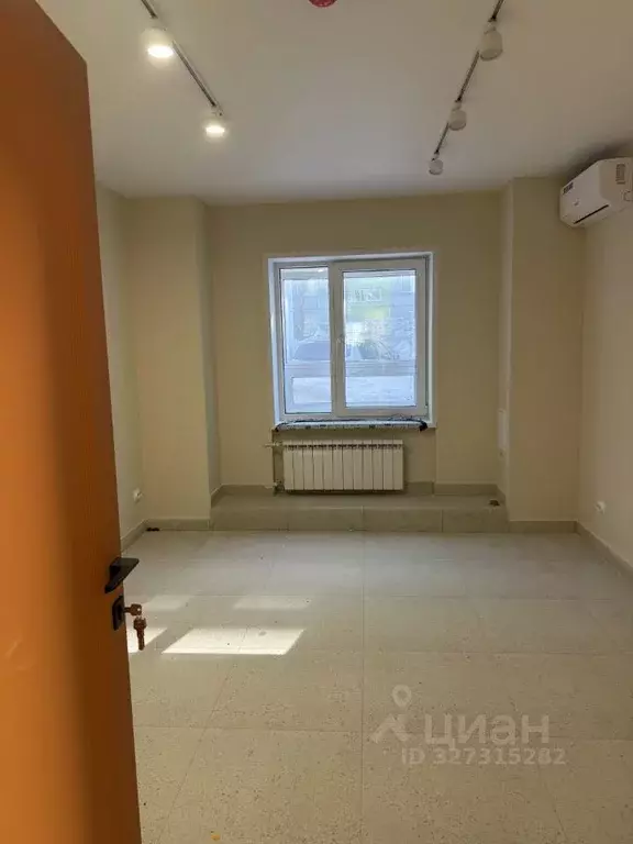 Офис в Татарстан, Казань ул. Адоратского, 8Б (16 м) - Фото 1