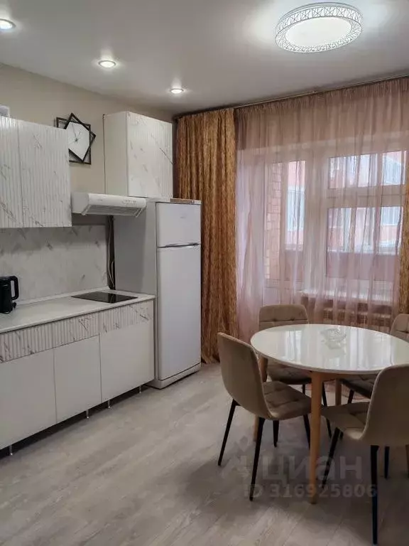 2-к кв. Татарстан, Казань ул. Адоратского, 4а (57.0 м) - Фото 0