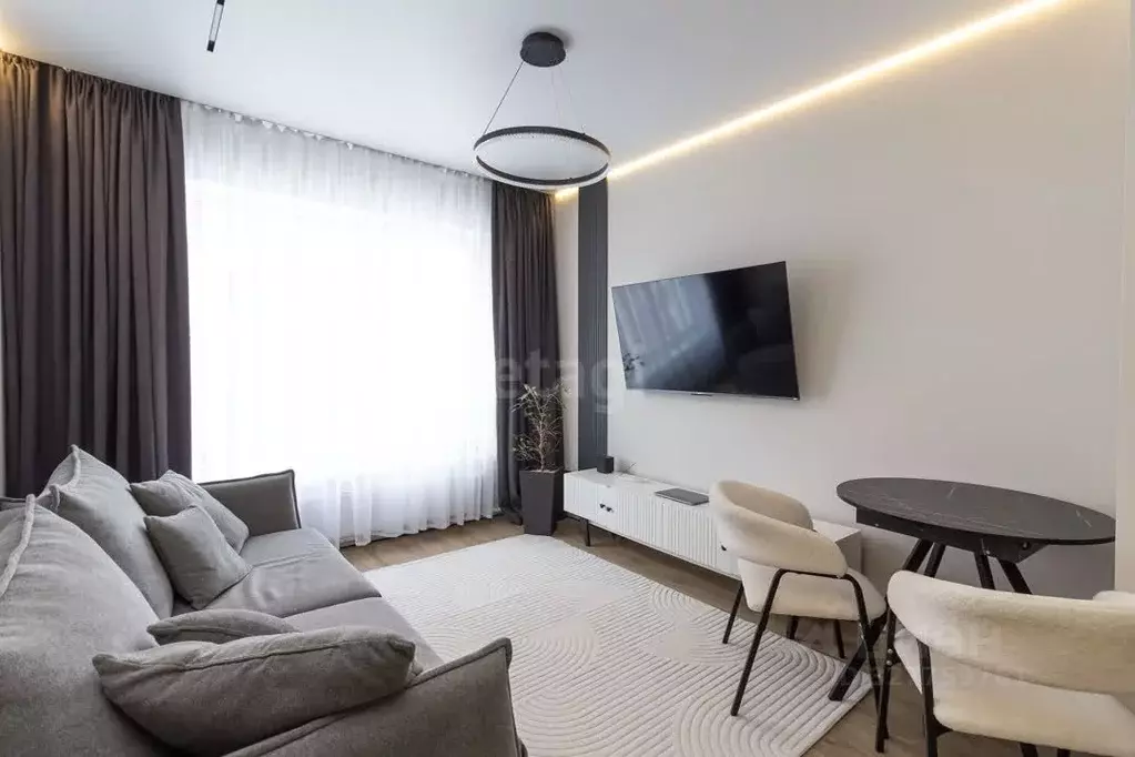 1-к кв. Тюменская область, Тюмень ул. Газовиков, 40 (42.3 м) - Фото 1