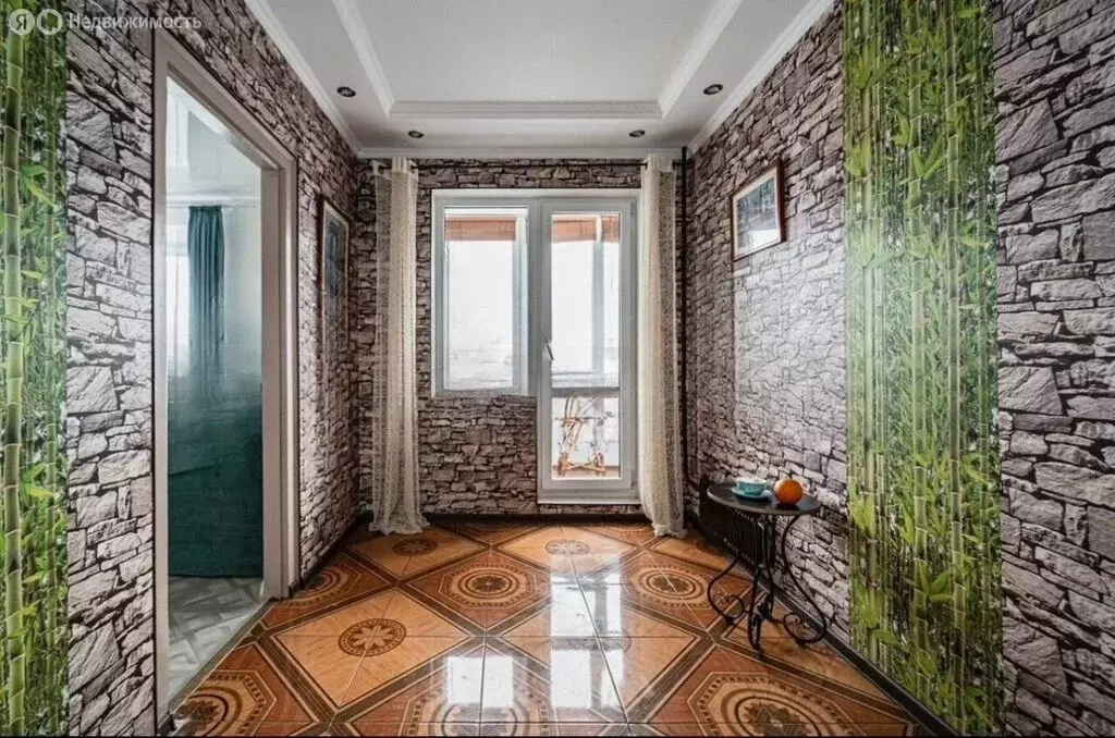 3-комнатная квартира: Калининград, улица Ульяны Громовой, 111 (74 м) - Фото 0