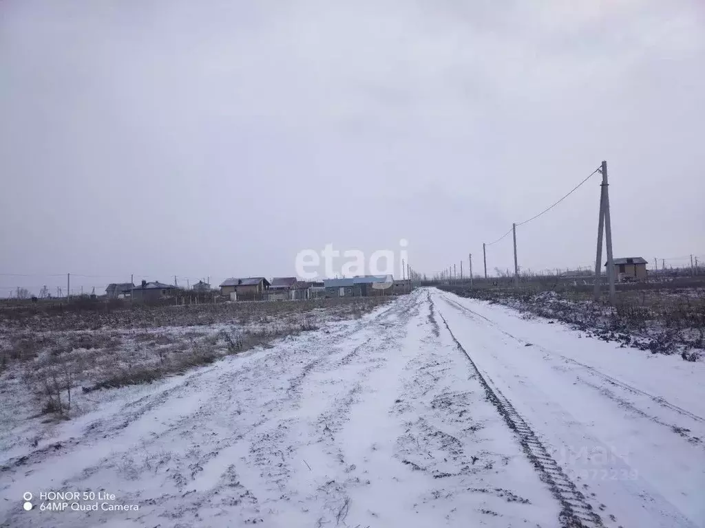 Участок в Башкортостан, Стерлитамакский район, д. Казадаевка ул. ... - Фото 1