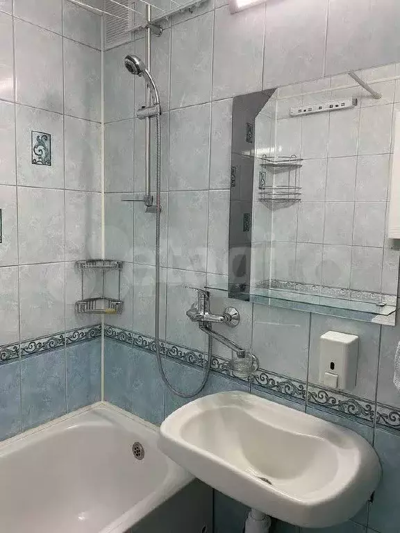 1-к. квартира, 42 м, 1/10 эт. - Фото 1