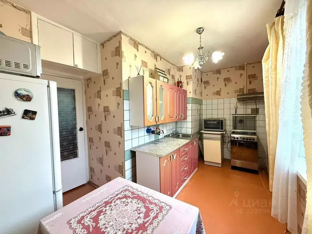 2-к кв. Ленинградская область, Тихвин 5-й мкр,  (50.0 м) - Фото 1