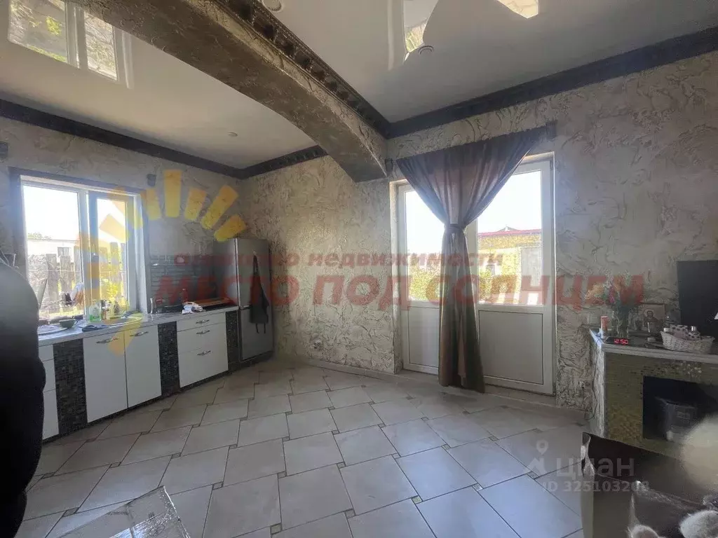 Дом в Краснодарский край, Ейский район, Александровское с/пос, Зеленая ... - Фото 1