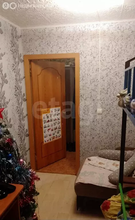 2-комнатная квартира: Омск, микрорайон Городок Нефтяников, улица 19 ... - Фото 2