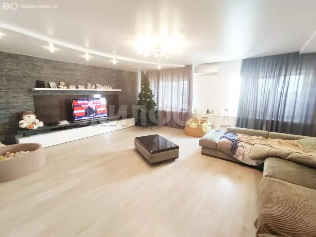 5-комнатная квартира: Абакан, улица Пушкина, 113А (166 м) - Фото 0