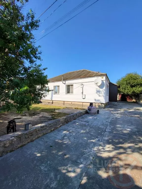 Дом в Крым, Черноморский район, с. Новосельское ул. Пионерская, 27А ... - Фото 1