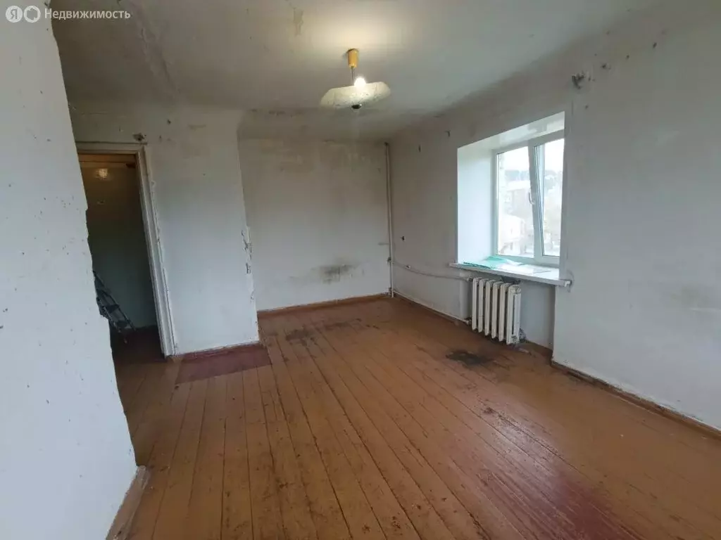 1-комнатная квартира: Дегтярск, улица Калинина, 29 (30 м) - Фото 1