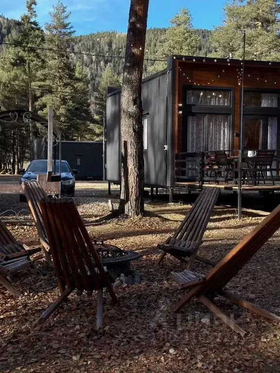Дом в Карачаево-Черкесия, Зеленчукский район, с. Архыз ул. Белая (45 ... - Фото 1