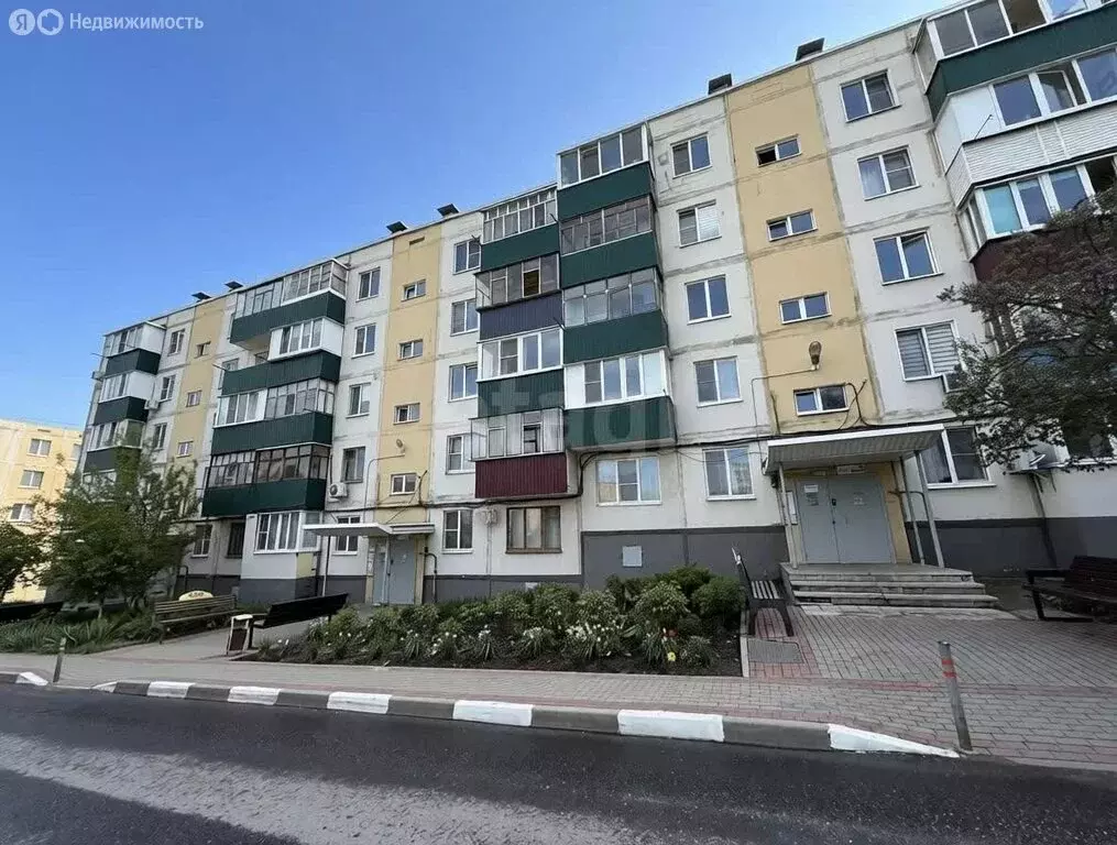 2-комнатная квартира: Старый Оскол, улица Хмелёва, 2 (43.6 м) - Фото 2