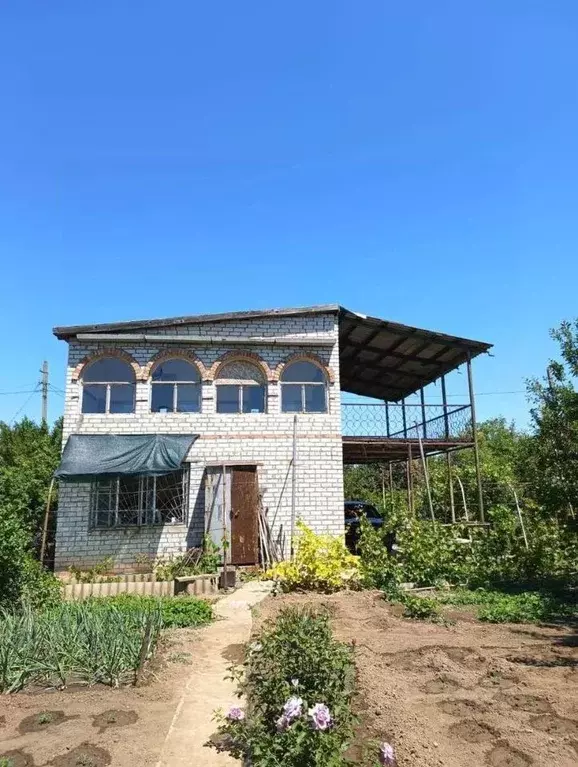 Дом в Волгоградская область, Волгоград Осень СНТ, ул. 2-я, 85 (84 м) - Фото 0