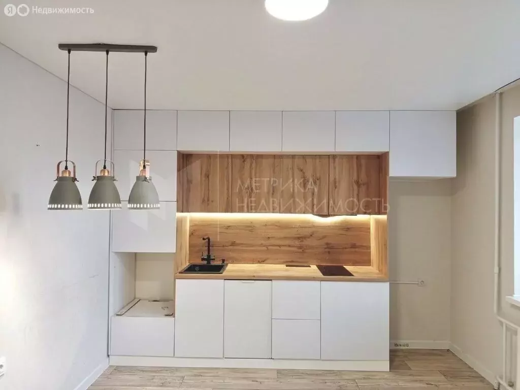 1-комнатная квартира: Тюмень, улица Николая Чаплина, 128 (48.2 м) - Фото 1