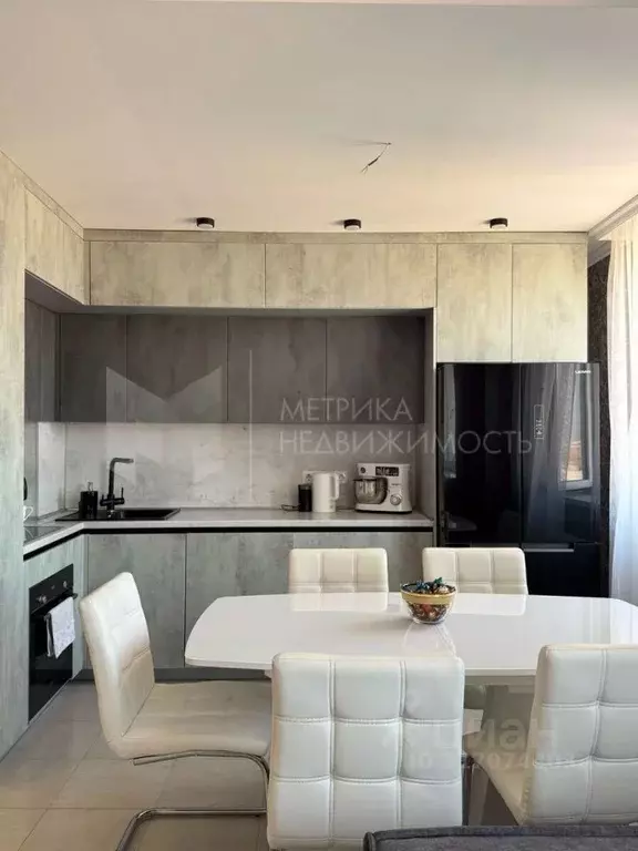 3-к кв. Тюменская область, Тюмень ул. Газовиков, 35 (60.0 м) - Фото 0