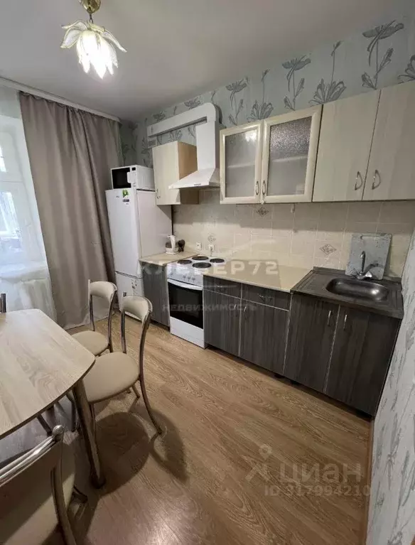 1-к кв. Тюменская область, Тюмень ул. Водников, 12 (40.0 м) - Фото 0