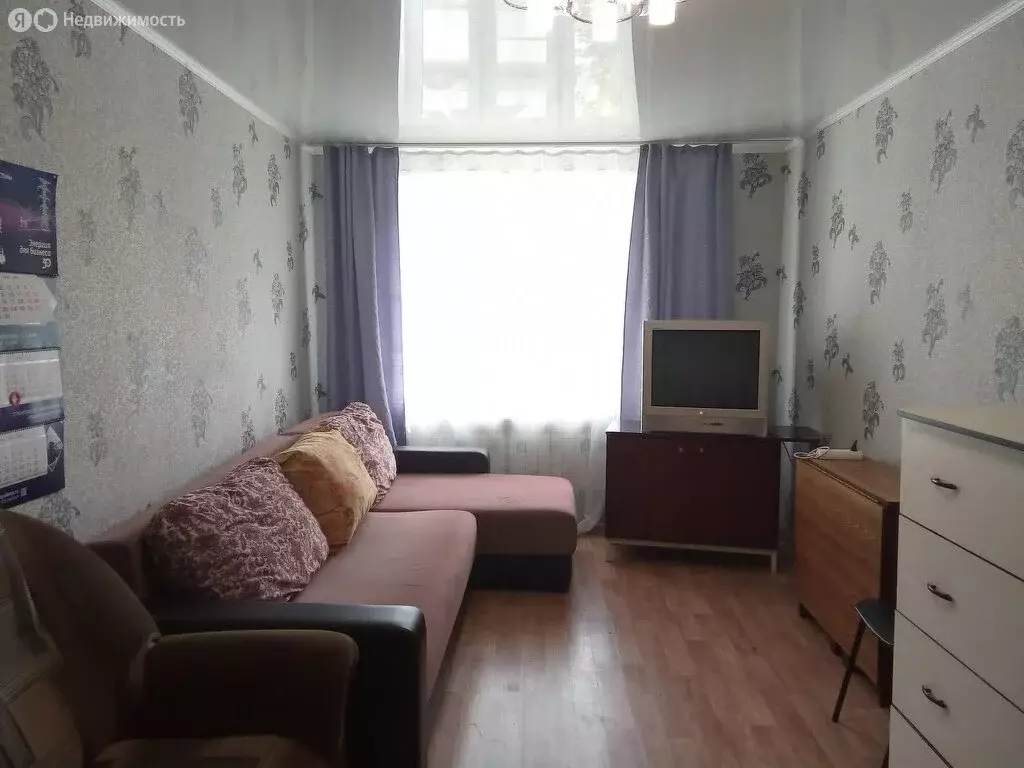 1-комнатная квартира: Пласт, улица Титова, 9 (35 м) - Фото 0