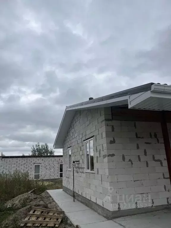 Дом в Белгородская область, Старооскольский городской округ, с. ... - Фото 1