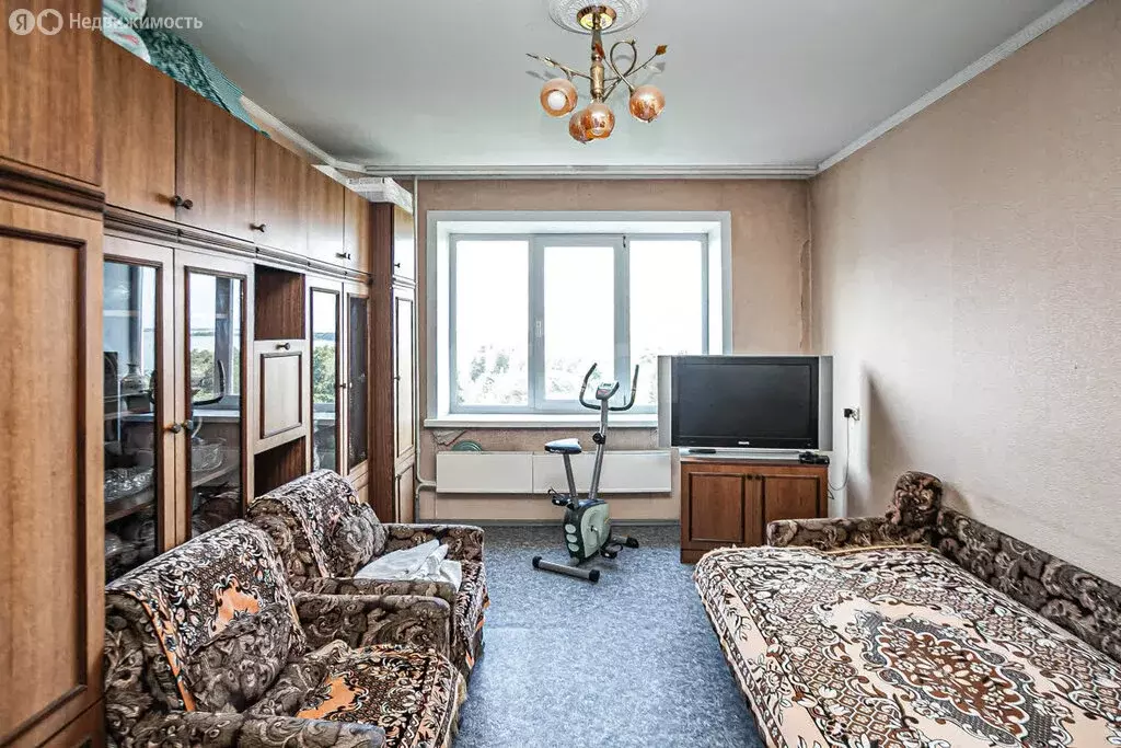 3-комнатная квартира: Бердск, улица Красный Сокол, 19 (69.8 м) - Фото 1