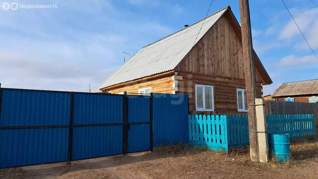 Дом в Тарбагатайский район, сельское поселение Шалутское, село ... - Фото 1