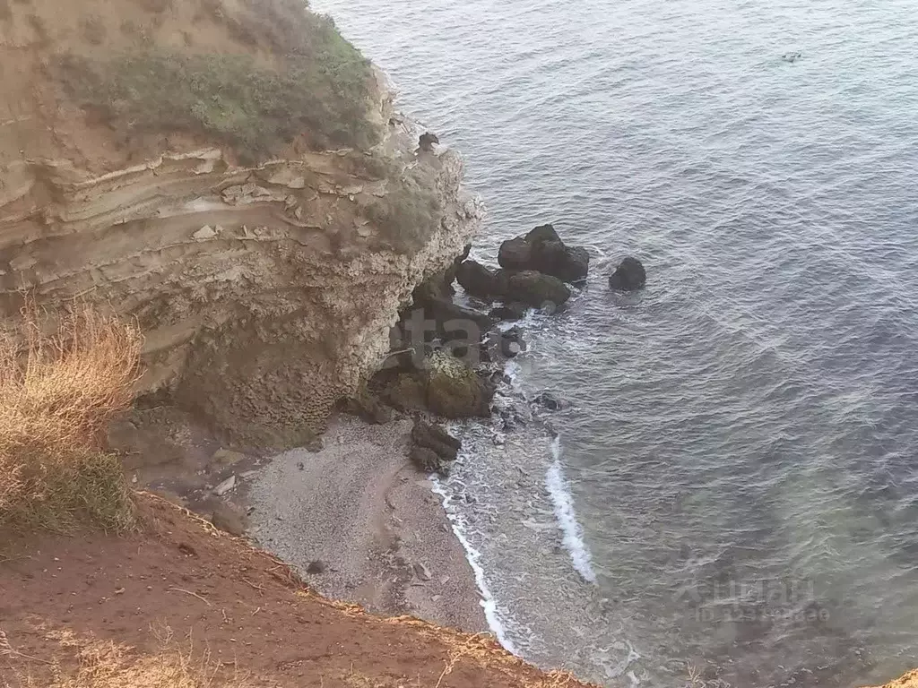 Участок в Крым, Ленинский район, Семисотское с/пос, с. Каменское ул. ... - Фото 1