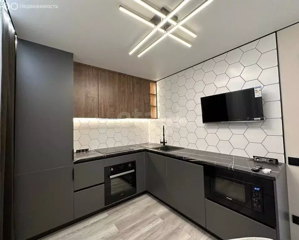 1-комнатная квартира: Тюмень, улица Константина Посьета, 6 (37.7 м) - Фото 1