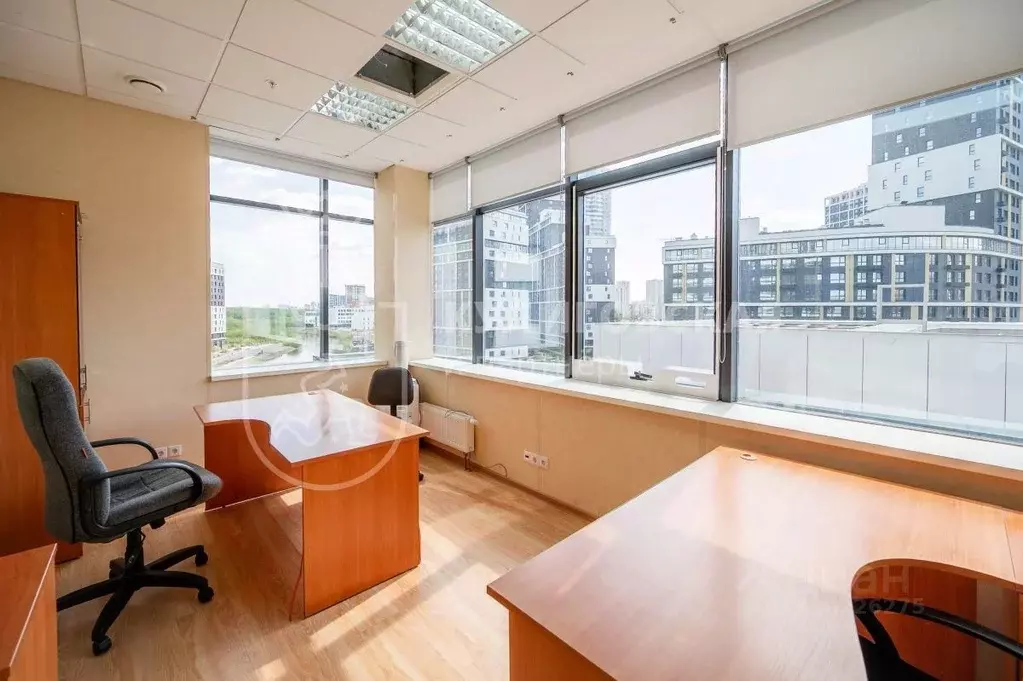 Офис в Свердловская область, Екатеринбург ул. Ткачей, 25 (57 м) - Фото 1
