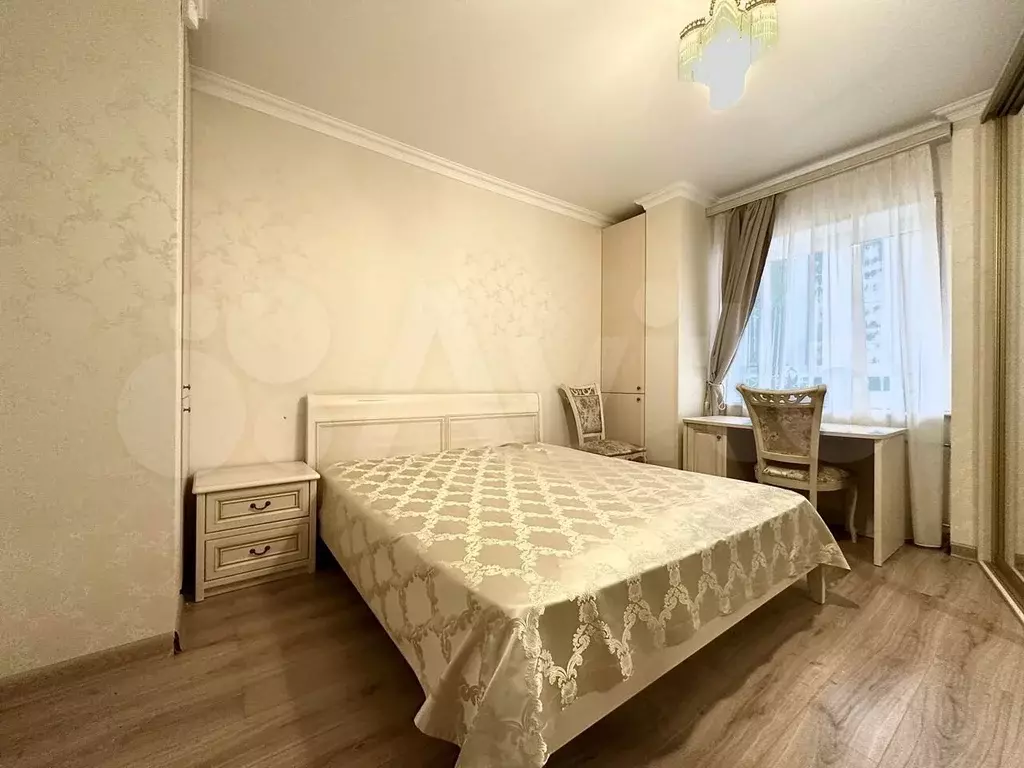 4-к. квартира, 140м, 2/18эт. - Фото 1