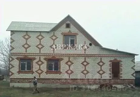 Дом в Белгородская область, Старооскольский городской округ, с. ... - Фото 0