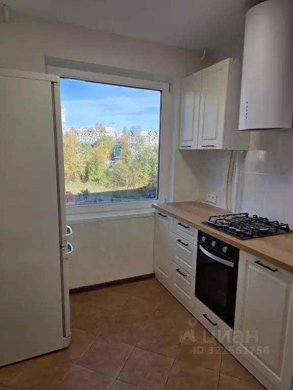 2-к кв. Мурманская область, Мурманск ул. Героев Рыбачьего, 13 (47.4 м) - Фото 2