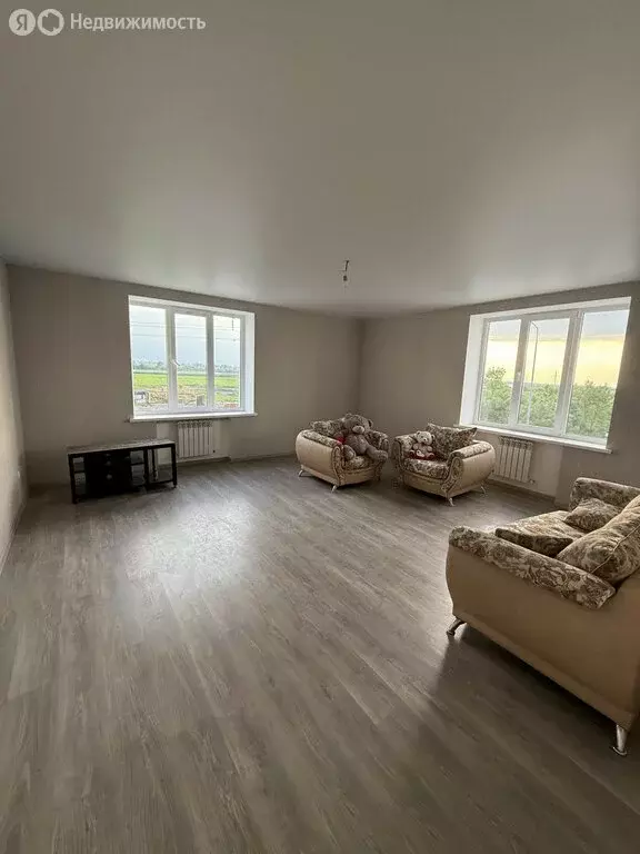 2-комнатная квартира: Владикавказ, улица Курсантов-Кировцев, 14 (69 м) - Фото 1