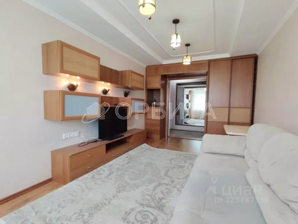 3-к кв. Тюменская область, Тюмень ул. Александра Логунова, 3 (65.6 м) - Фото 1