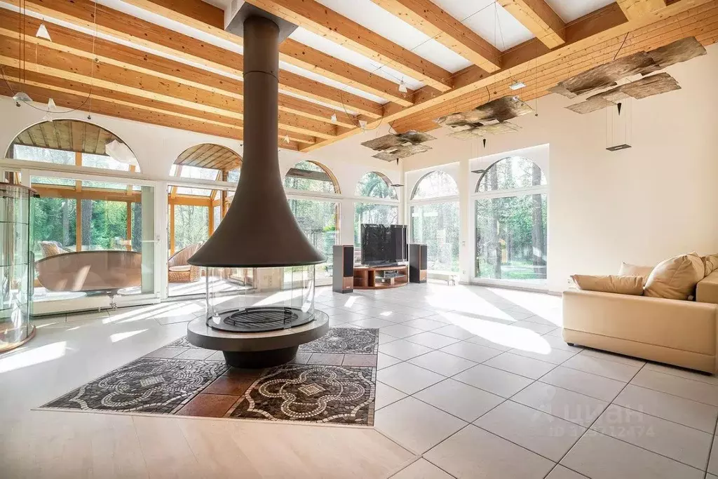 Коттедж в Московская область, Одинцовский городской округ, д. Жуковка  ... - Фото 1