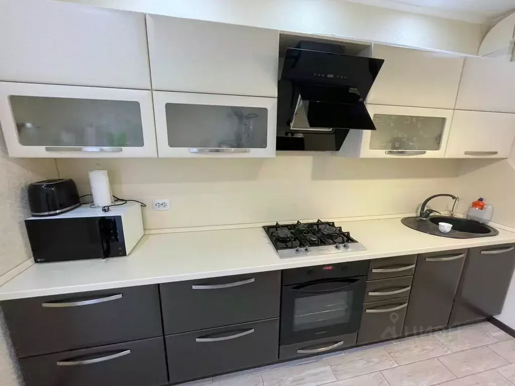 3-к кв. Астраханская область, Астрахань ул. Куликова, 81к1 (72.0 м) - Фото 1