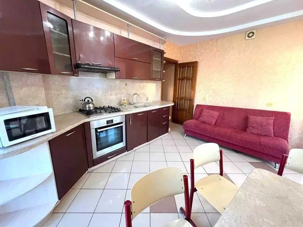 2-к кв. Башкортостан, Уфа ул. Софьи Перовской, 50 (70.0 м) - Фото 1