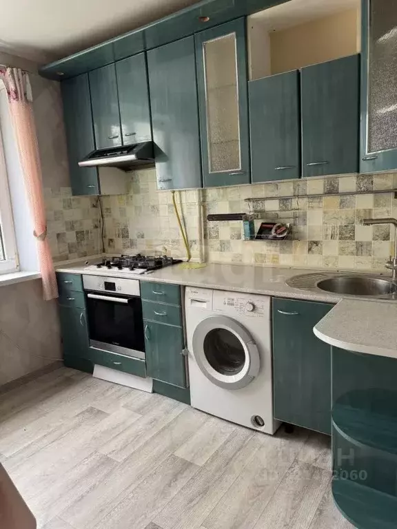 3-к кв. Оренбургская область, Оренбург просп. Гагарина, 44/3 (70.0 м) - Фото 0