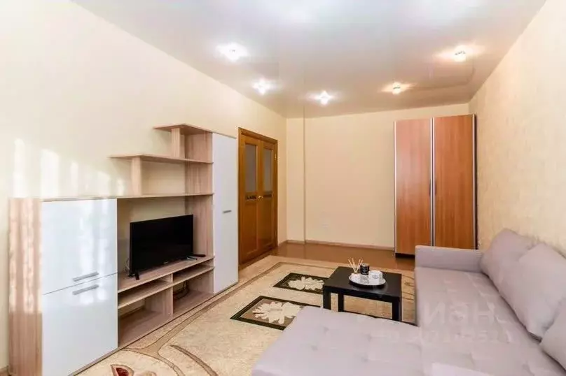 2-к кв. Кемеровская область, Новокузнецк Запорожская ул., 77 (70.0 м) - Фото 1