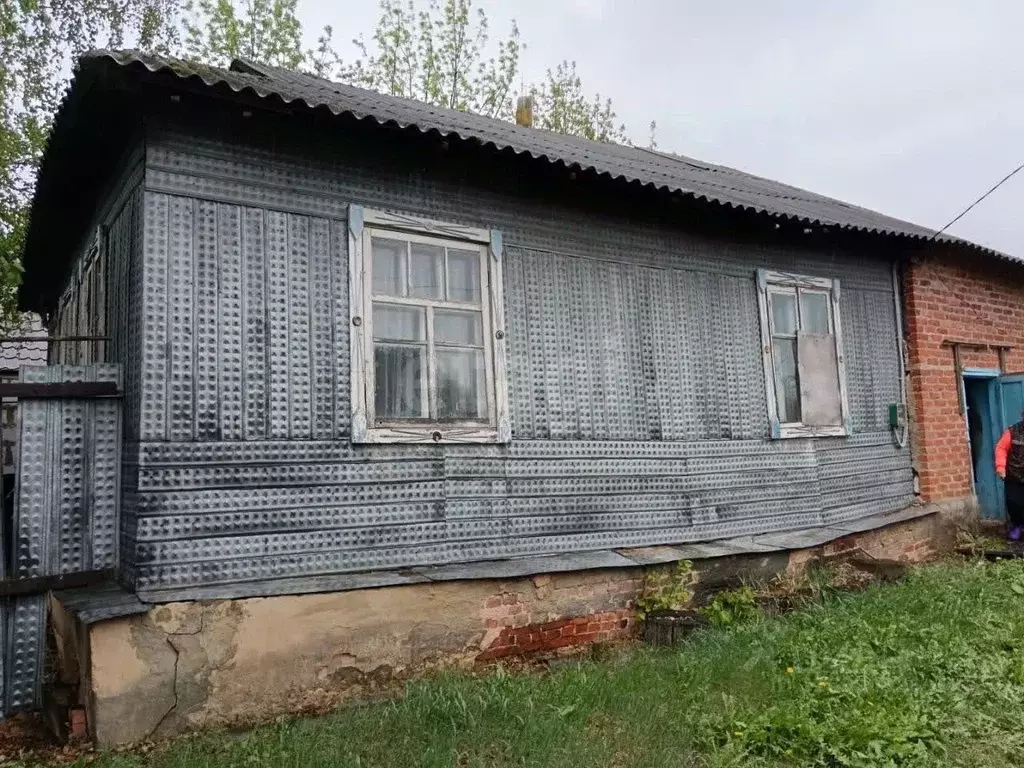 Дом в Белгородская область, Корочанский район, Проходенское с/пос, с. ... - Фото 1