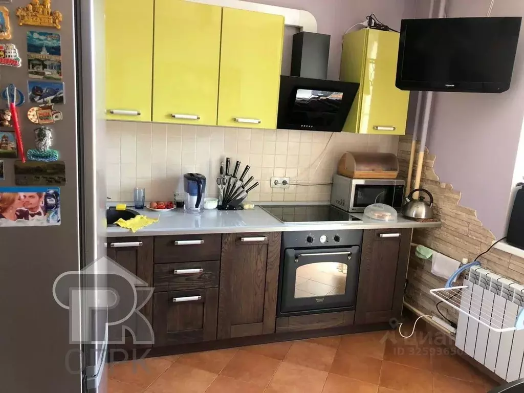 2-к кв. Московская область, Химки Сходня мкр, ул. Ленинградская, 3к1 ... - Фото 1