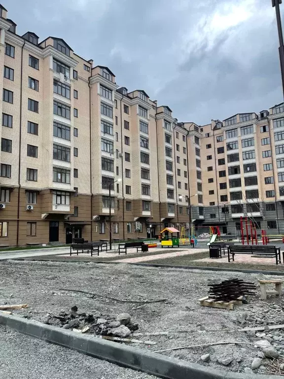 1-к кв. Северная Осетия, Владикавказ ул. Курсантов-Кировцев, 4А (54.0 ... - Фото 1