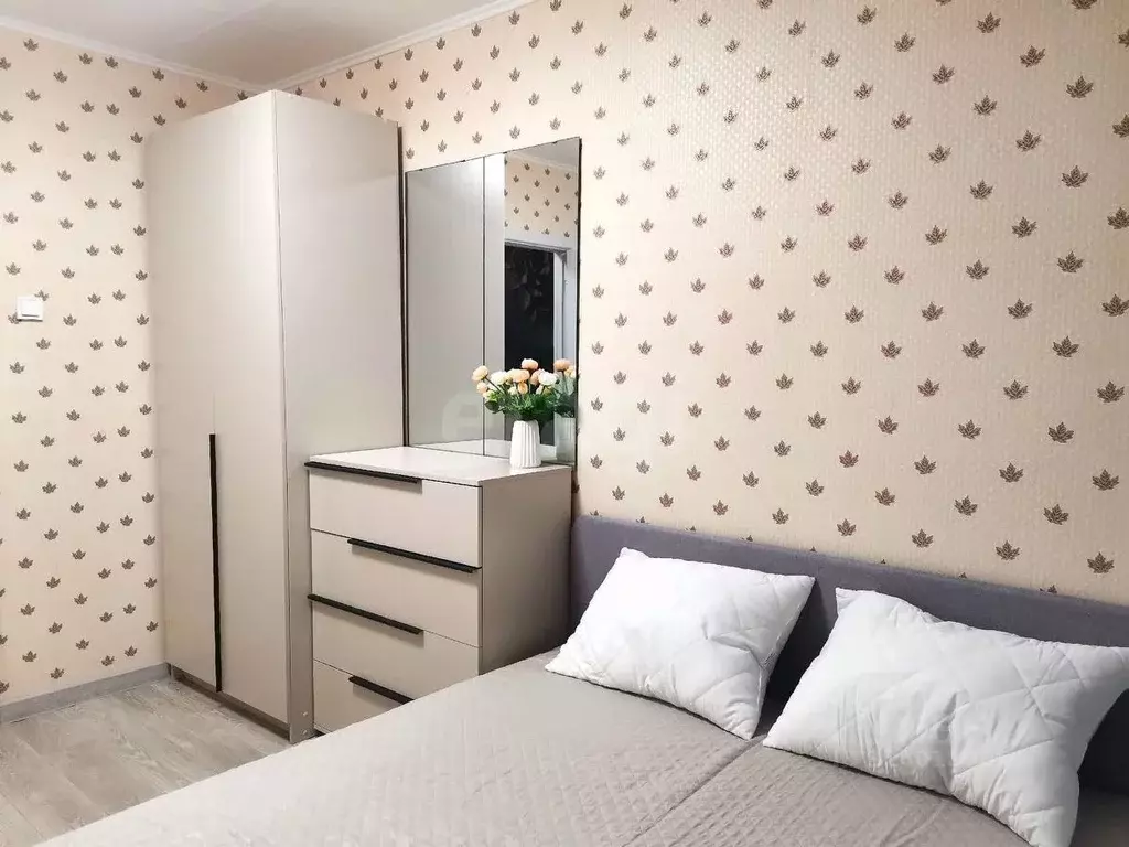 2-к кв. Вологодская область, Череповец просп. Победы, 171 (43.4 м) - Фото 1