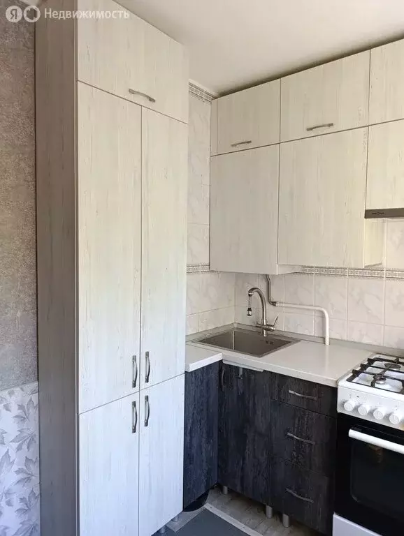 3-комнатная квартира: Калининград, Нарвская улица, 21 (58.1 м) - Фото 1