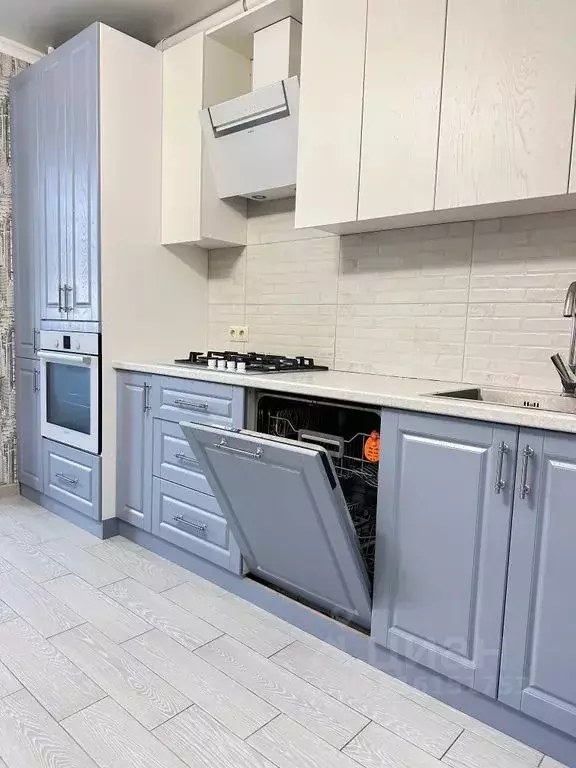 2-к кв. Ставропольский край, Ессентуки ул. Шмидта, 72/1 (90.0 м) - Фото 0