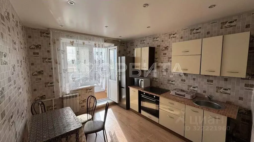 2-к кв. Тюменская область, Тюмень ул. Жуковского, 88/1 (61.7 м) - Фото 1