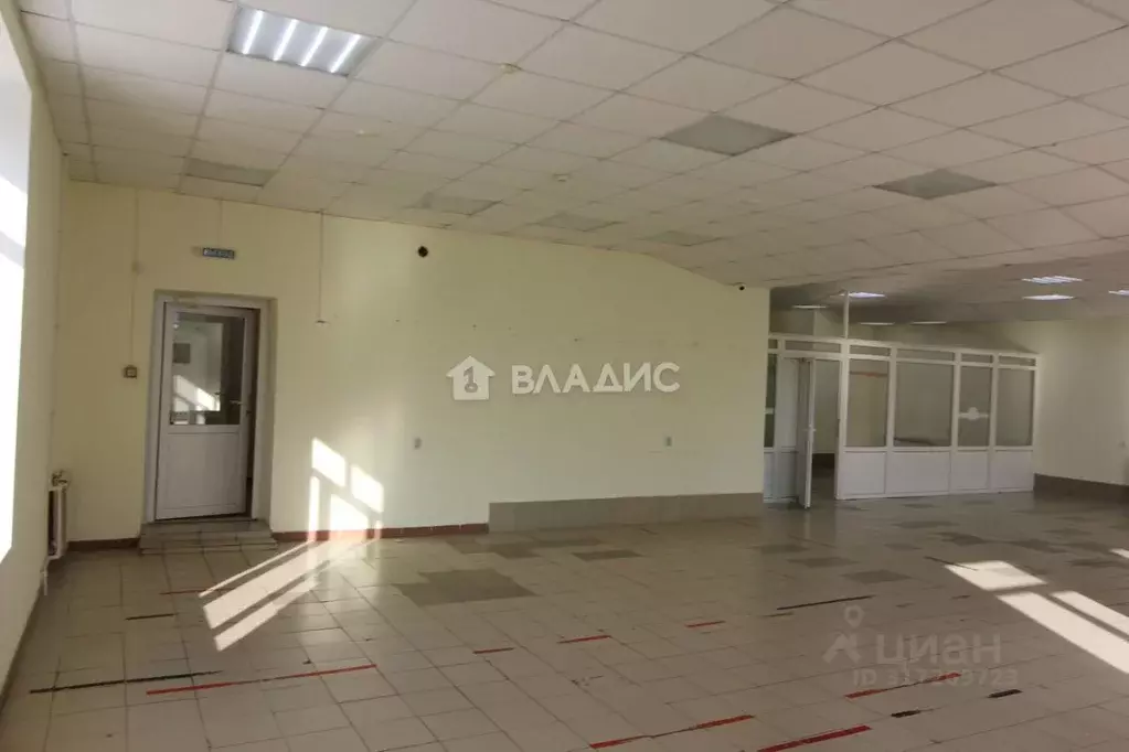 Торговая площадь в Башкортостан, Стерлитамак ул. Нагуманова, 33 (135 ... - Фото 1