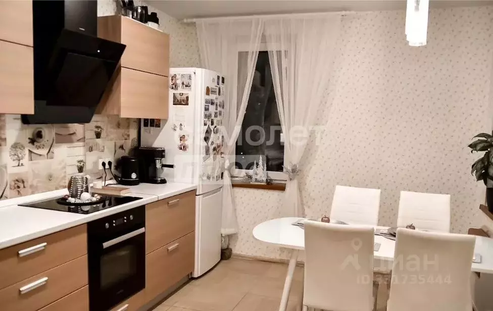 2-к кв. Тюменская область, Тюмень ул. Монтажников, 61 (55.5 м) - Фото 2