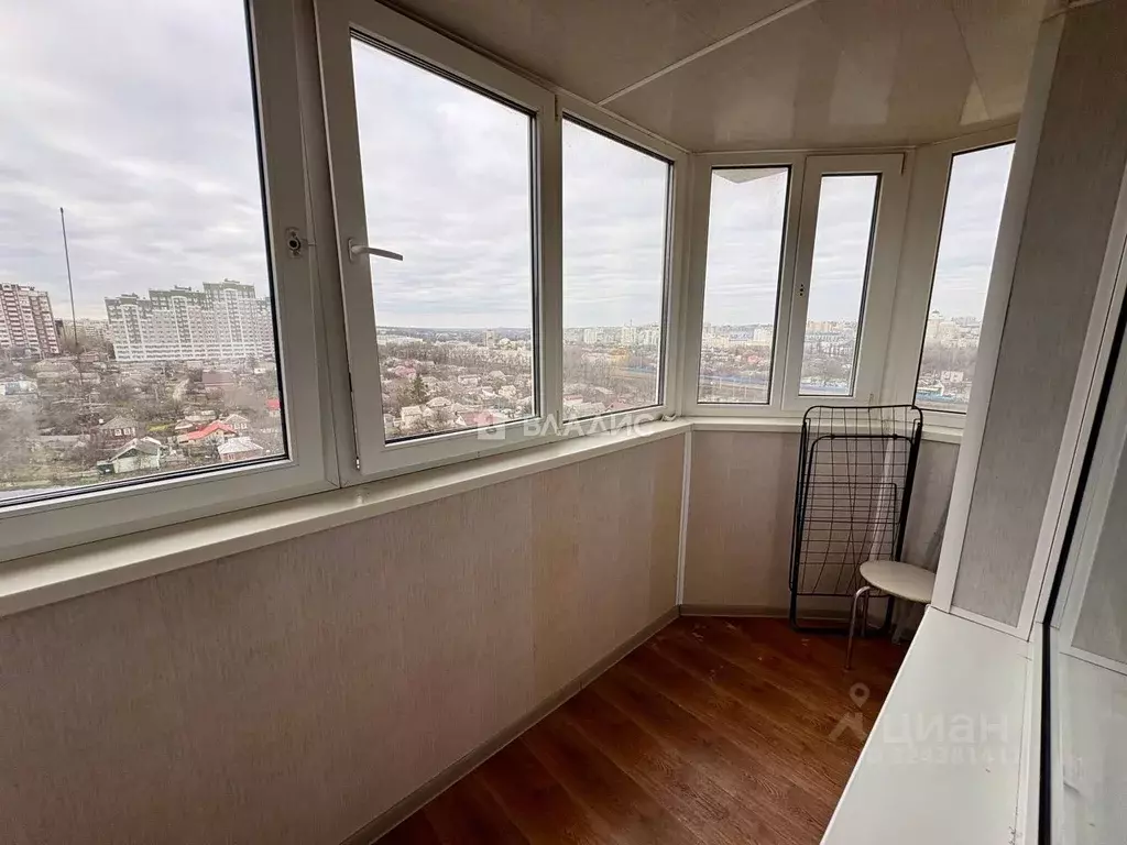 2-к кв. Белгородская область, Белгород ул. 5 Августа, 37 (72.9 м) - Фото 1