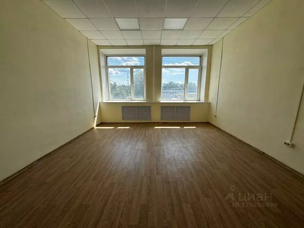 Офис в Ульяновская область, Ульяновск ул. Ефремова, 50 (20 м) - Фото 1