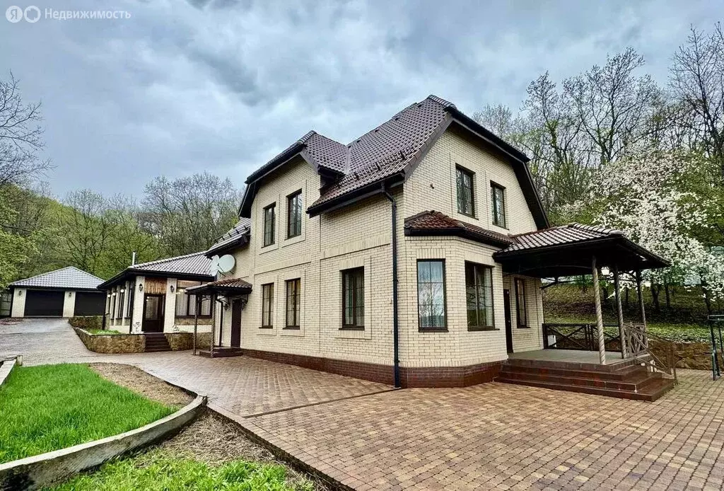 Дом в станица Азовская, Подгорная улица (280 м) - Фото 1