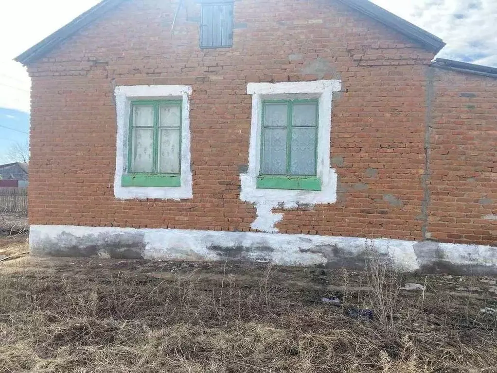 Дом в Оренбургская область, Бузулукский район, Красногвардейский ... - Фото 1