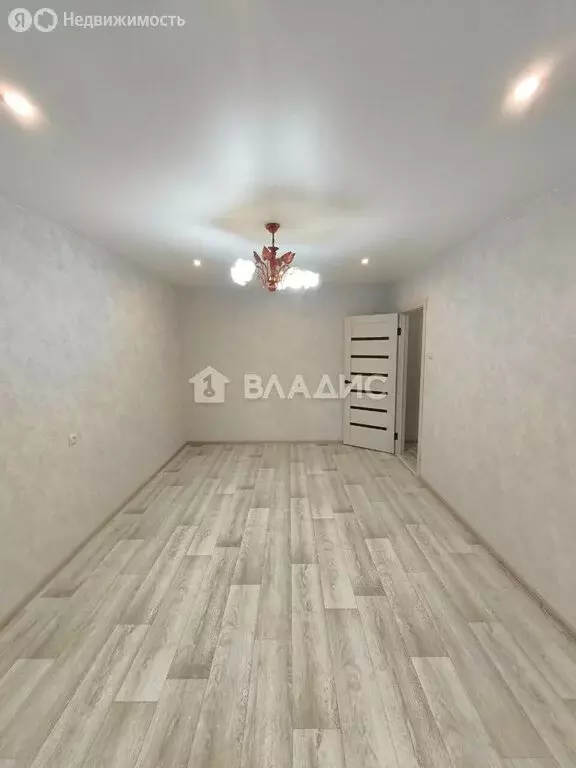 2-комнатная квартира: Белгород, улица Есенина, 12 (50 м) - Фото 2